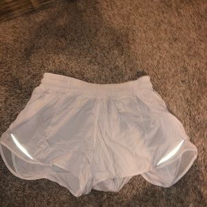 Lululemon Hotty Hot Shorts 4”